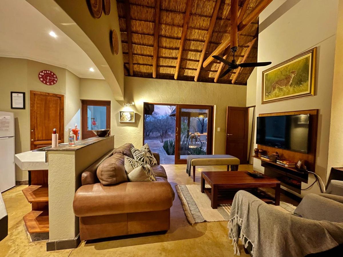 10 Raptors Lodge โฮดสปรูท ภายนอก รูปภาพ