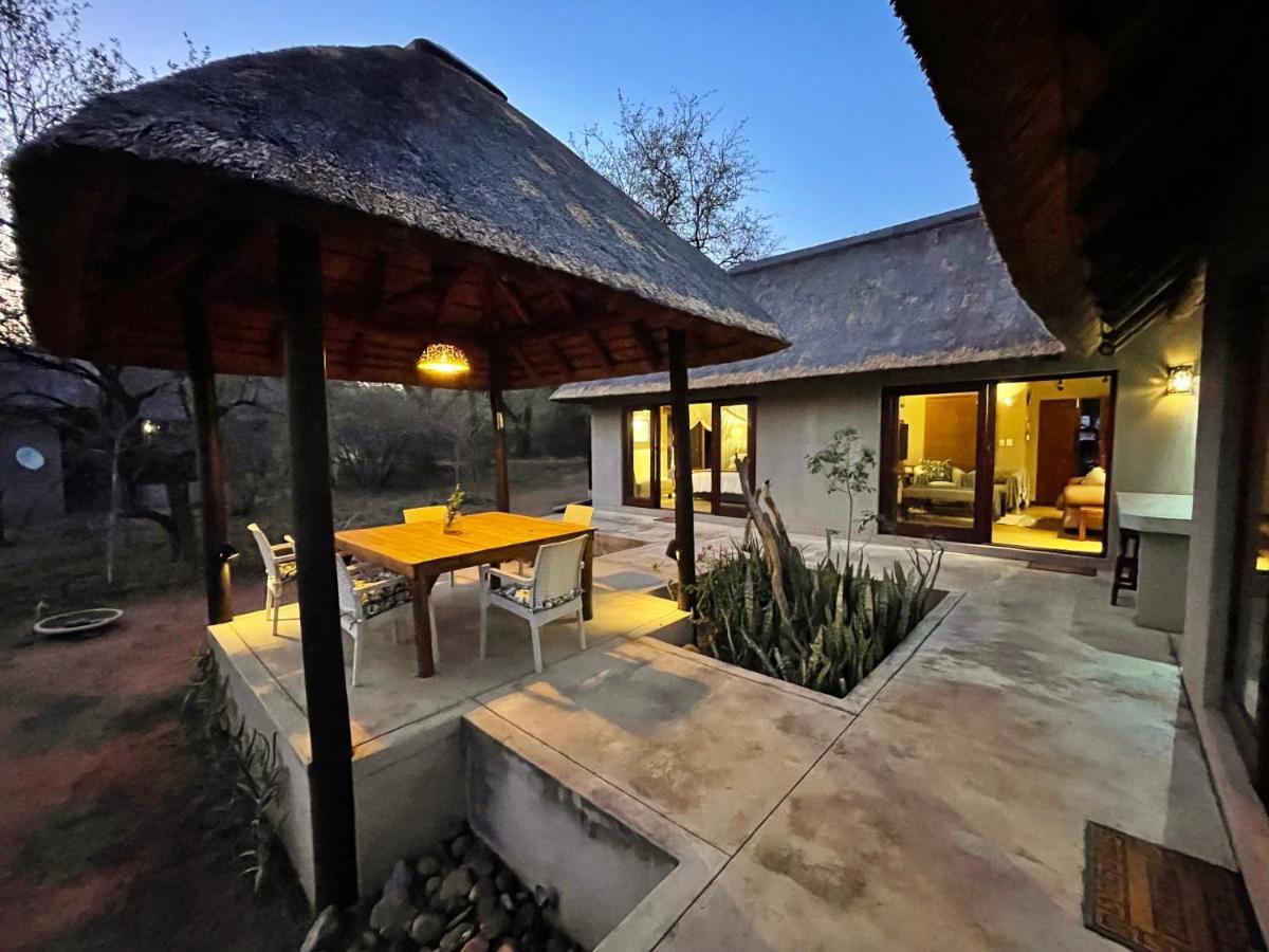 10 Raptors Lodge โฮดสปรูท ภายนอก รูปภาพ