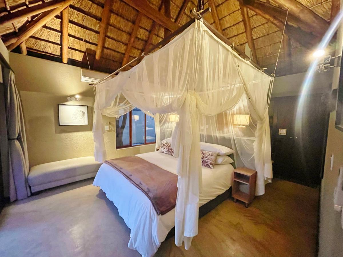 10 Raptors Lodge โฮดสปรูท ภายนอก รูปภาพ