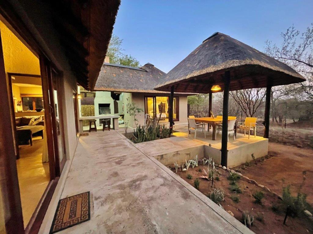 10 Raptors Lodge โฮดสปรูท ภายนอก รูปภาพ