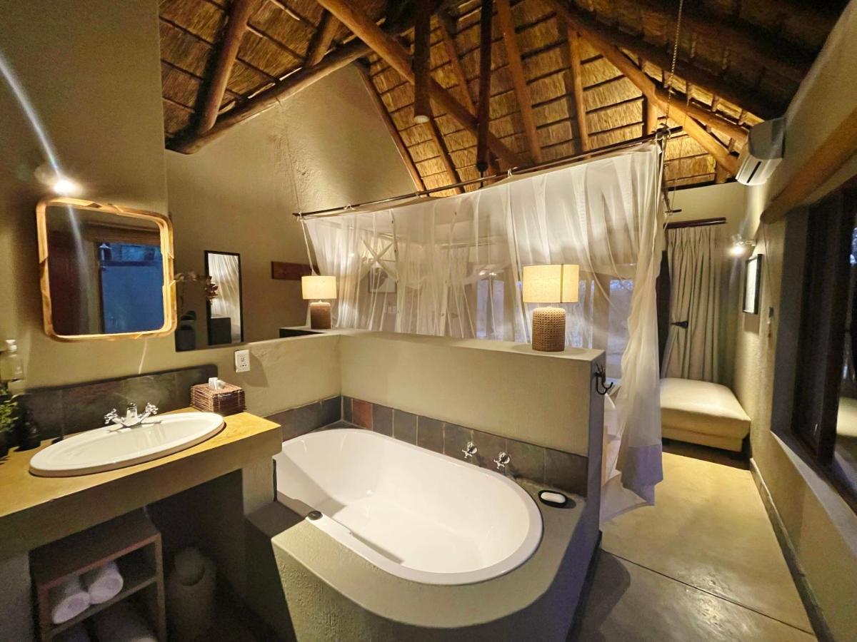 10 Raptors Lodge โฮดสปรูท ภายนอก รูปภาพ